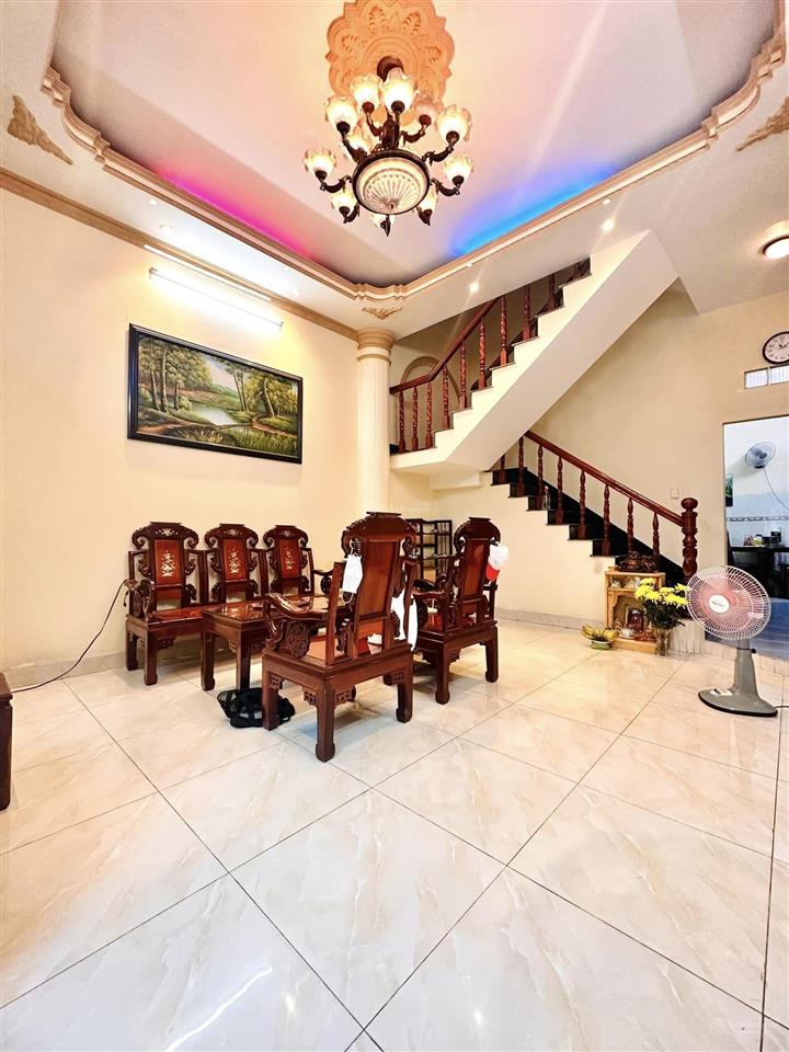 Bán nhà, 3 tầng btct, dt5m x 12m, cách mạng tháng 8, quận 10. chỉ 9.1 tỷ