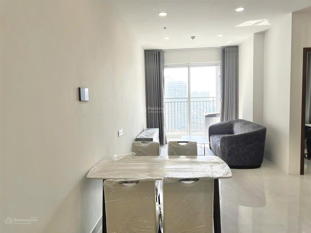 Căn hộ như ảnh  13,5 triệu, 2pn, 1wc full nội thất mới 100%, block a mới bàn giao