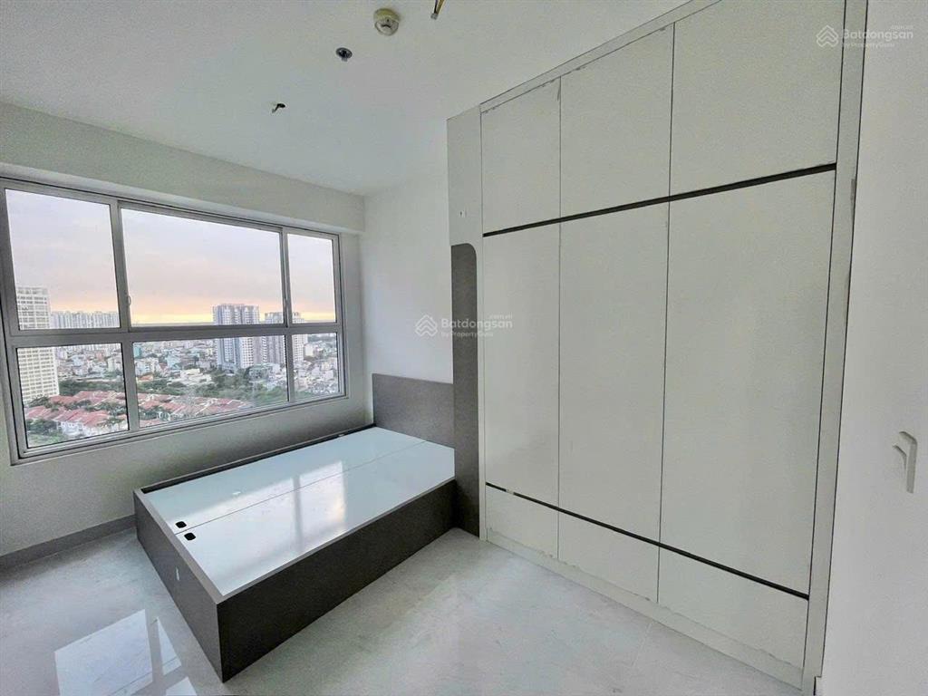 Căn hộ như ảnh  13,5 triệu, 2pn, 1wc full nội thất mới 100%, block a mới bàn giao