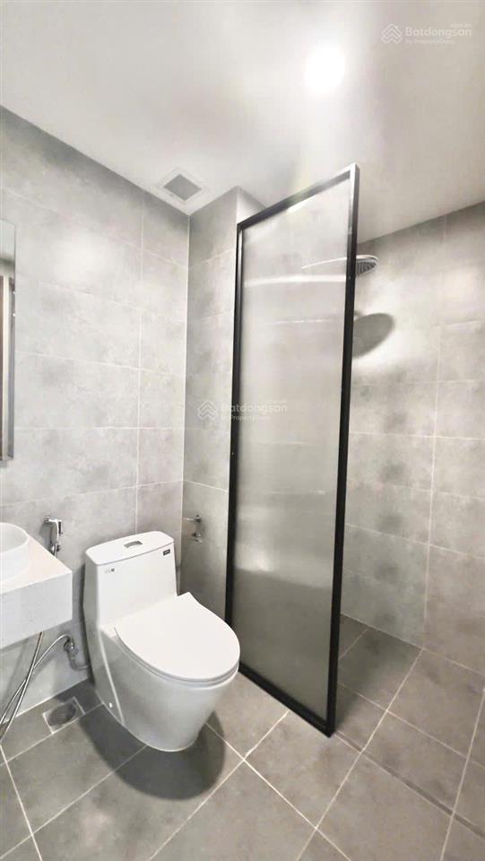 Căn hộ như ảnh  13,5 triệu, 2pn, 1wc full nội thất mới 100%, block a mới bàn giao