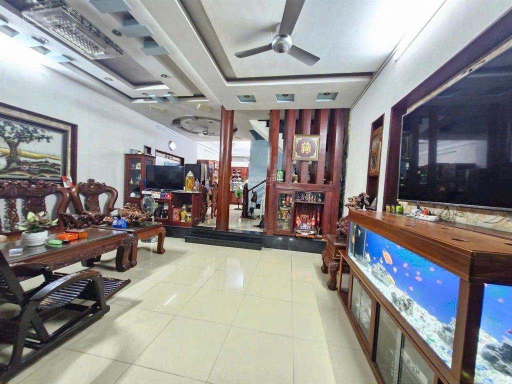 Cần bán nhà mặt đường 147 phước long b q9