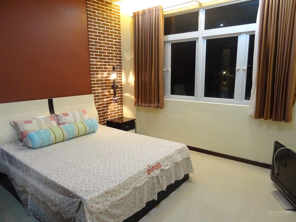 Cho thuê căn hộ tản đà court, dt 80m2, 2pn, giá 14 tr/th, có đầy đủ nội thất