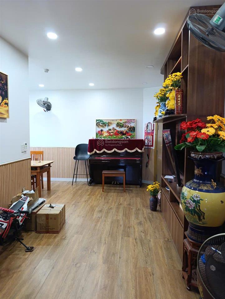 Chung cư ngọc lan quân 7 92m2  3phòng ngủ + 2wc. nhà mới có nội thất