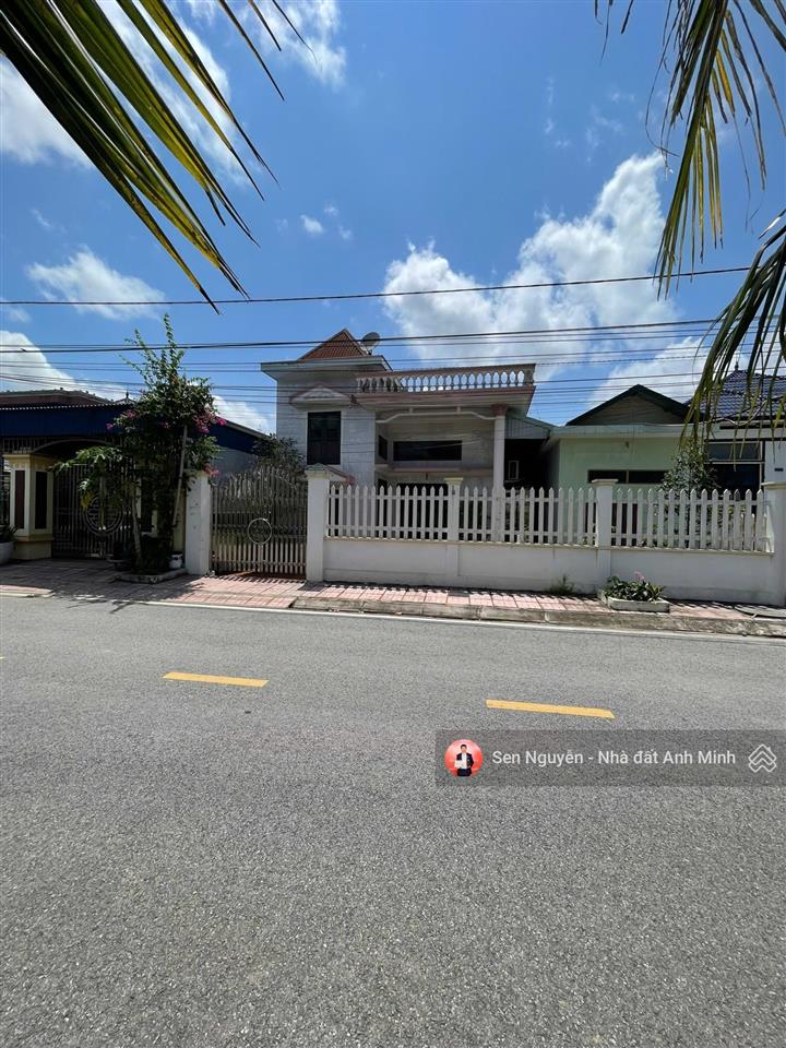  mặt đường phong quang đại đồng  ngay cạnh vinhomes  cách chỉ 500m