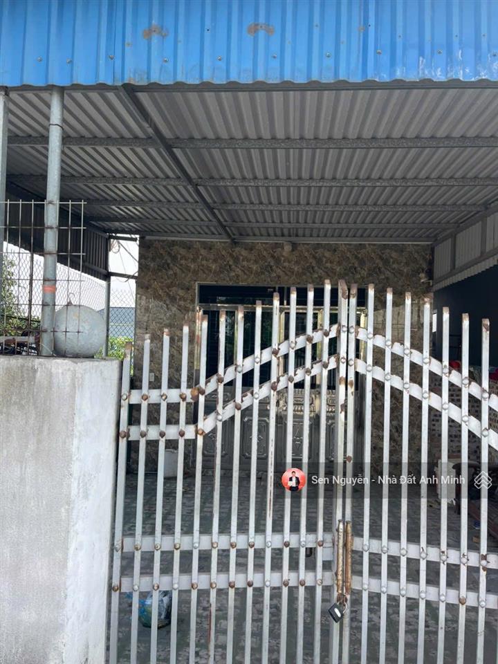 Bán nhà lô góc 2 mặt tiền, ô tô đỗ cửa tại quý kim