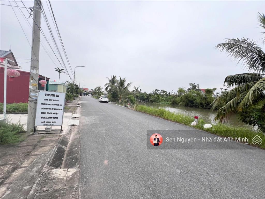 Lô góc đường nhựa view sông he dành cho các bác đại gia đây