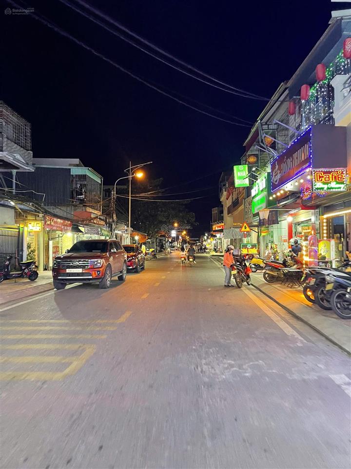 Cần bán nhà ngay ngã tư đầu chợ quý kim  trung tâm kinh doanh sầm uất