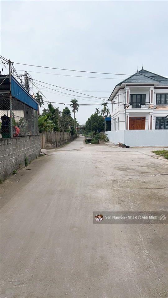 Bán nhà lô góc 2 mặt tiền, ô tô đỗ cửa tại quý kim