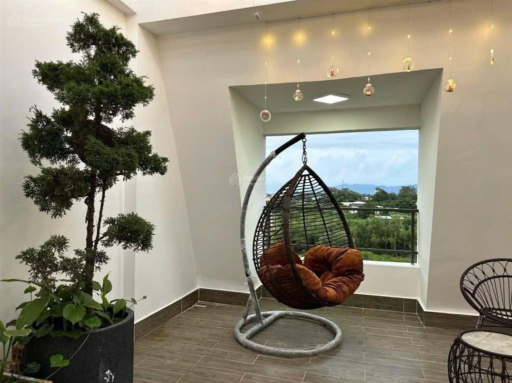 Chính chủ gửi bán căn nhà phố đầy đủ nội thất, xách vali vào ở với giá 7,8 tỷ ở khu đô thị lavida