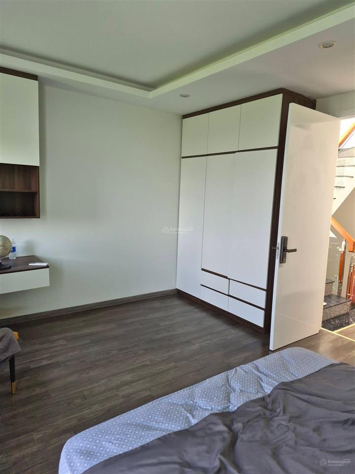 Chính chủ gửi bán căn nhà phố đầy đủ nội thất, xách vali vào ở với giá 7,8 tỷ ở khu đô thị lavida