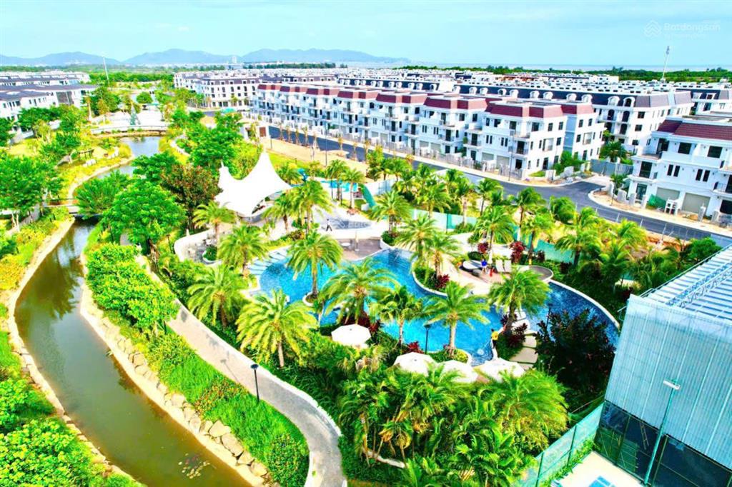 Chính chủ gửi bán căn góc nhà phố lavida 2 mặt tiền, 116,4m2 xây dựng 5x13m giá 12 tỷ sẵn sổ hồng