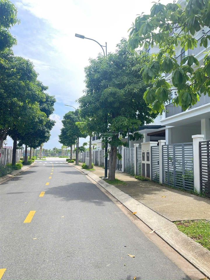 Chính chủ gửi bán nhà phố lk4 đông nam gần hồ 87,5m2 giá 7 tỷ sẵn sổ công chứng ngay