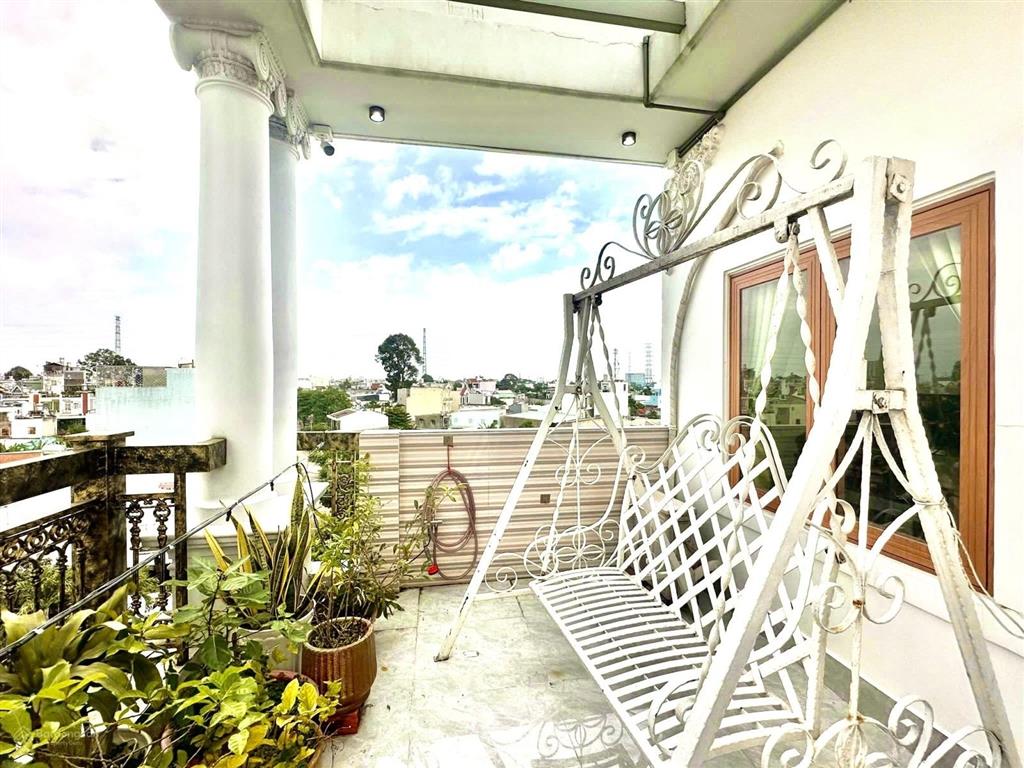 Cạnh công viên gò vấp nguyễn văn lượng  hẻm thông 6m  4.6 x 18  5 tầng  9.3 tỷ gấp bán