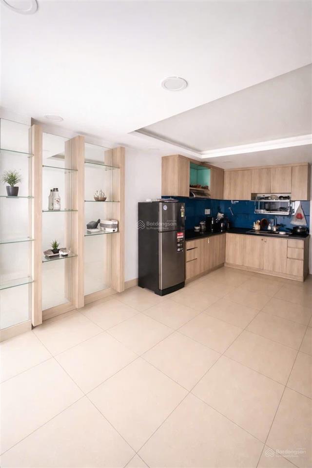 Cạnh chợ bà chiểu  hẻm xe hơi  4 x 16m  4 tầng  chỉ 6,8 tỷ giá hiếm khu vực