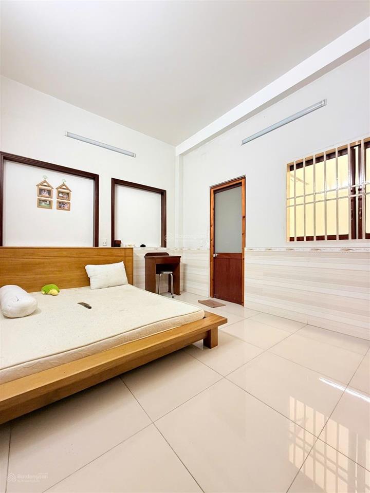 Khu cán bộ  nguyễn thái sơn  đường 6m  5 x 18  4 tầng 5pn , sân thượng  7,9 tỷ còn tl