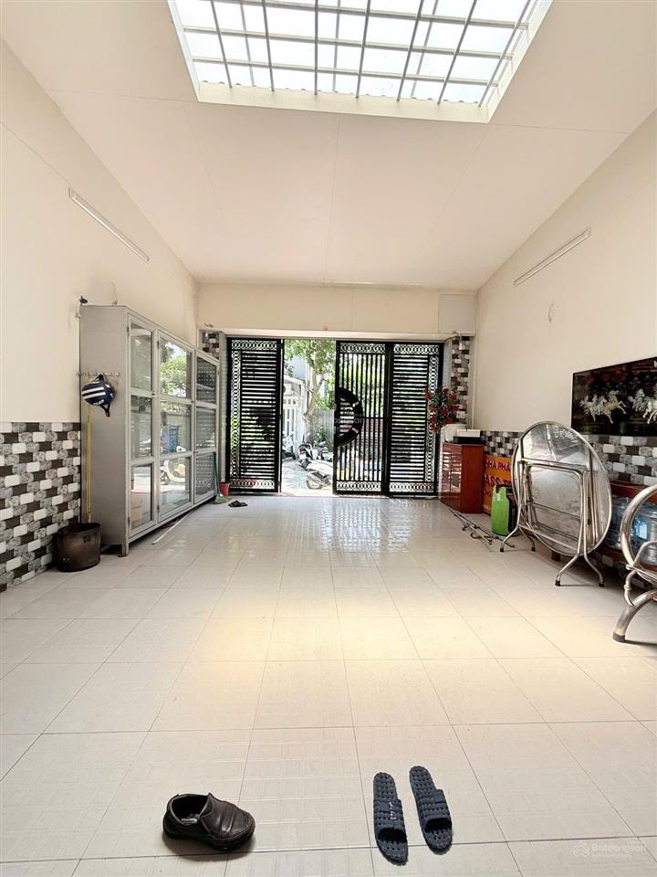 Khu cán bộ  nguyễn thái sơn  đường 6m  5 x 18  4 tầng 5pn , sân thượng  7,9 tỷ còn tl