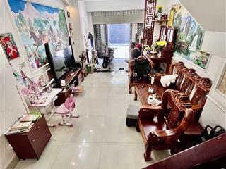 Cạnh chợ hạnh thông tây  ô tô ngủ nhà  4 x 17  4 tầng  6.1 tỷ