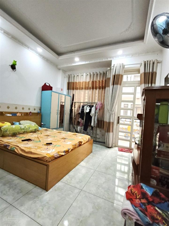 Lê đức thọ p17 gò vấp  xe hơi ngủ nhà  dt 4.2 x 17  4 tầng  nhà đẹp mới  6.7 tỷ còn tl