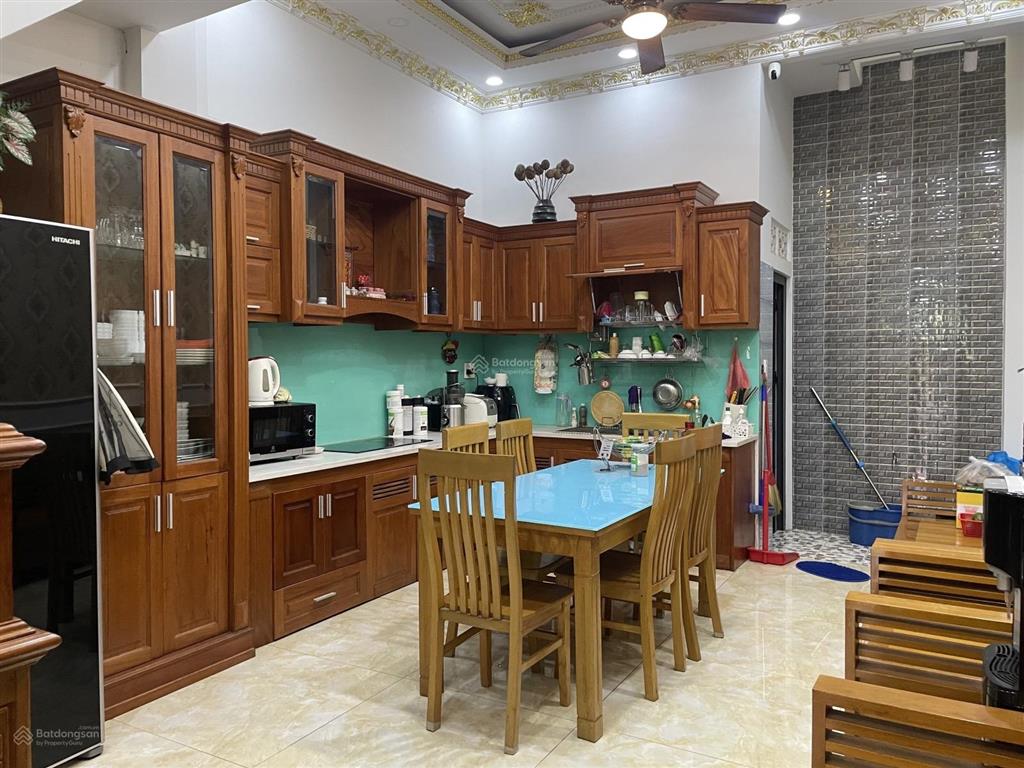 Ngay nguyễn văn lượng vs dương quảng hàm  đường 7m  4 x 18  4 tầng  7.8 tỷ