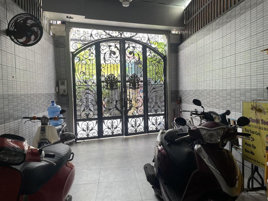 Ngay nguyễn văn lượng vs dương quảng hàm  đường 7m  4 x 18  4 tầng  7.8 tỷ