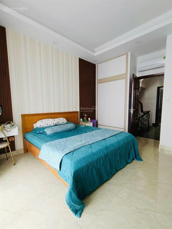 Ngay nguyễn văn lượng vs dương quảng hàm  đường 7m  4 x 18  4 tầng  7.8 tỷ