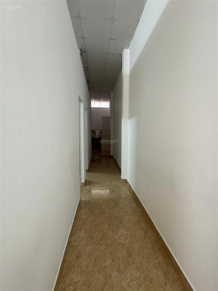 Chính chủ cần bán  hàng hiếm hoà xuân lô sau công viên.