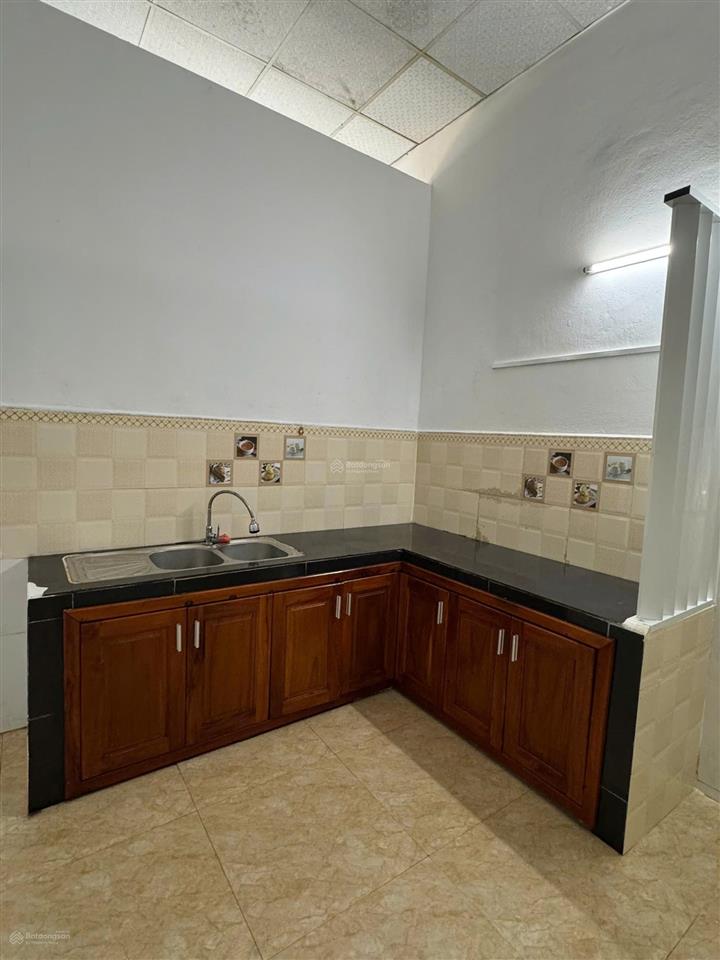 Chính chủ cần bán  hàng hiếm hoà xuân lô sau công viên.