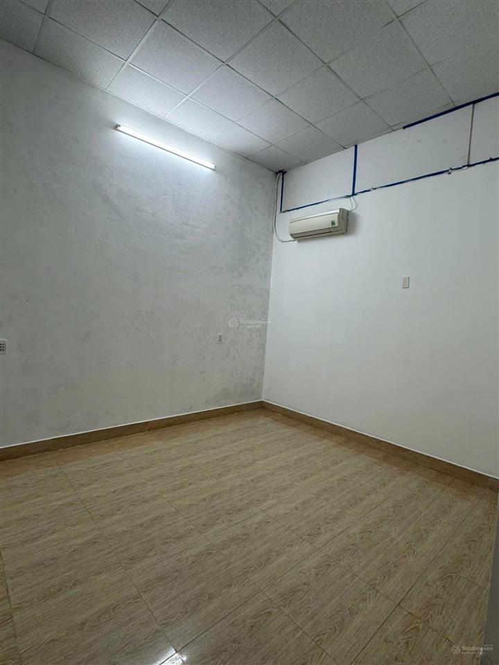 Chính chủ cần bán  hàng hiếm hoà xuân lô sau công viên.