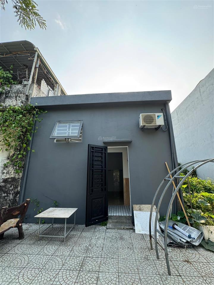 Chính chủ cần bán  hàng hiếm hoà xuân lô sau công viên.