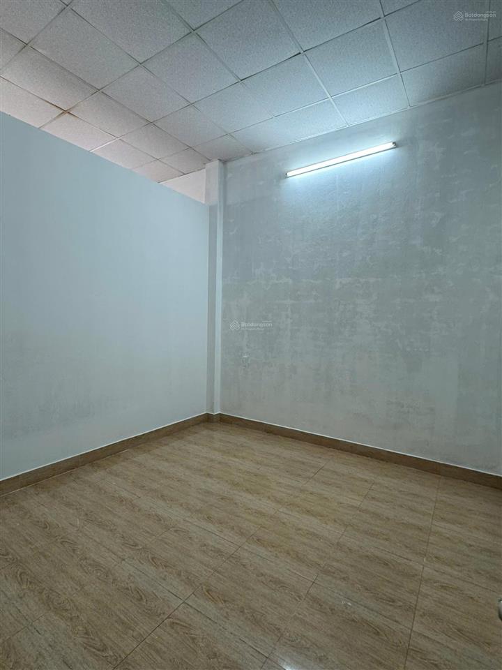 Chính chủ cần bán  hàng hiếm hoà xuân lô sau công viên.