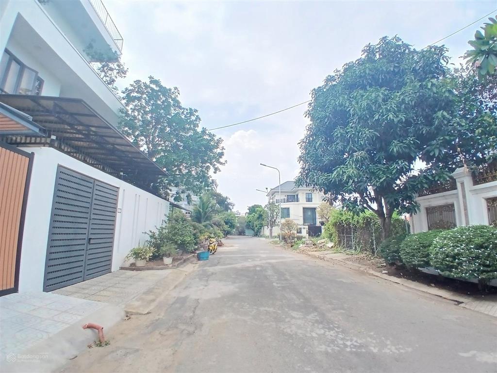 Bán nhà biệt thự 288m2(17*17m) đường số 51, kdc 10 mẫu bình trưng đông, tp thủ đức, shr, trệt 2 lầu