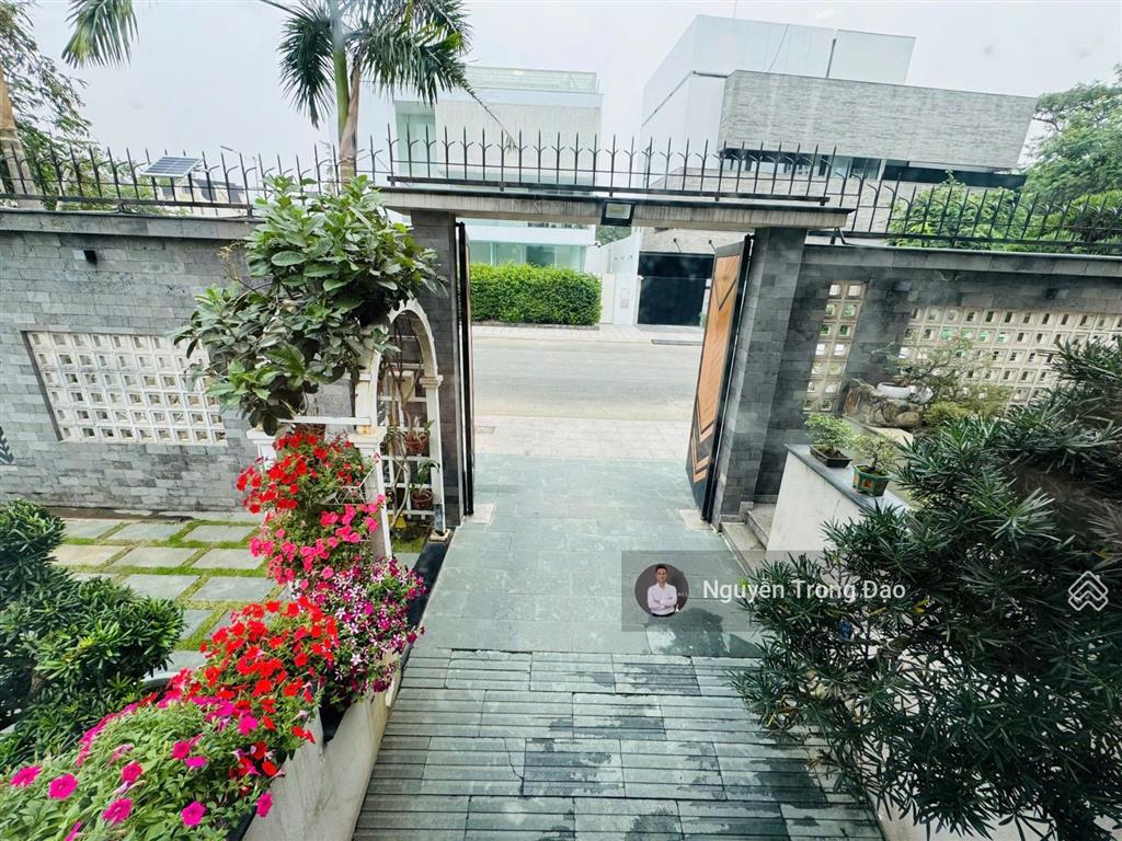 Bán căn biệt thự sân vườn 466.8m2(20*23m), thạnh mỹ lợi, quận 2, hầm 3 lầu, da villa thủ thiêm