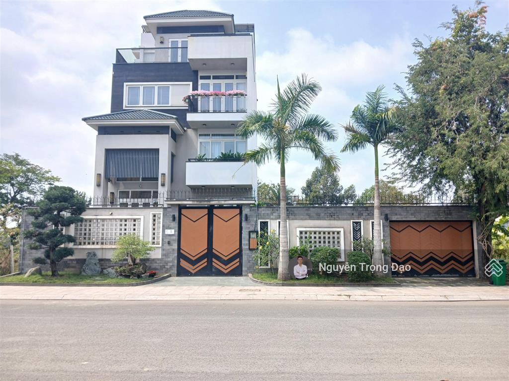 Bán căn biệt thự sân vườn 466.8m2(20*23m), thạnh mỹ lợi, quận 2, hầm 3 lầu, da villa thủ thiêm