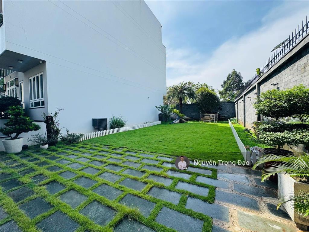 Bán căn biệt thự sân vườn 466.8m2(20*23m), thạnh mỹ lợi, quận 2, hầm 3 lầu, da villa thủ thiêm