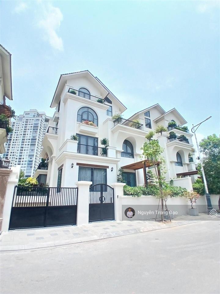 Cho thuê biệt thự 280m2(14*20m), saigon mystery đảo kim cương, quận 2, 6pn, phòng karaoke, hồ bơi