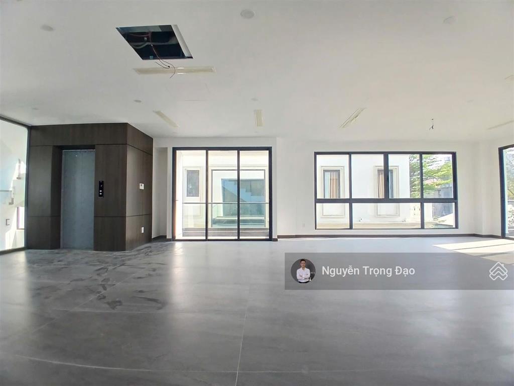 Cho thuê nguyên căn 200m2(10*20m), thạnh mỹ lợi, quận 2, hầm 4 lầu, thang máy, sàn trống suốt, pccc