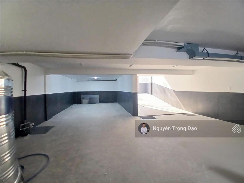 Cho thuê nguyên căn 200m2(10*20m), thạnh mỹ lợi, quận 2, hầm 4 lầu, thang máy, sàn trống suốt, pccc