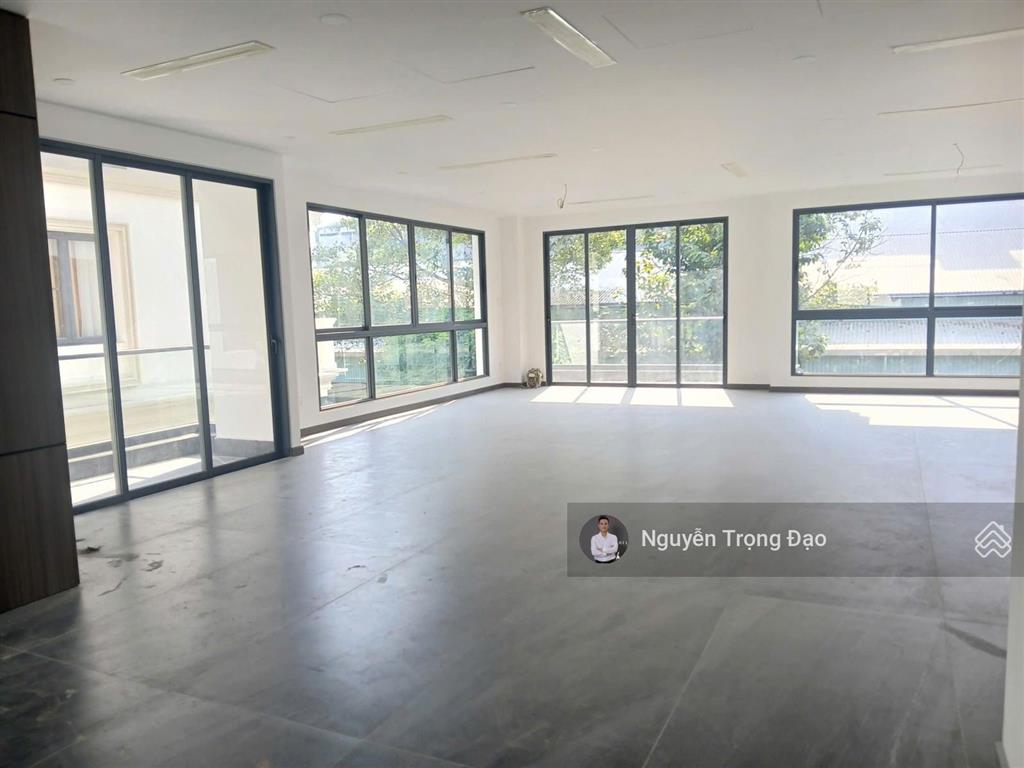 Cho thuê nguyên căn 200m2(10*20m), thạnh mỹ lợi, quận 2, hầm 4 lầu, thang máy, sàn trống suốt, pccc