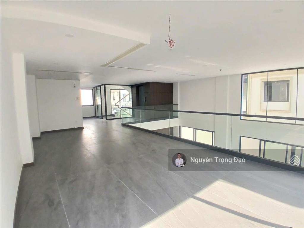 Cho thuê nguyên căn 200m2(10*20m), thạnh mỹ lợi, quận 2, hầm 4 lầu, thang máy, sàn trống suốt, pccc