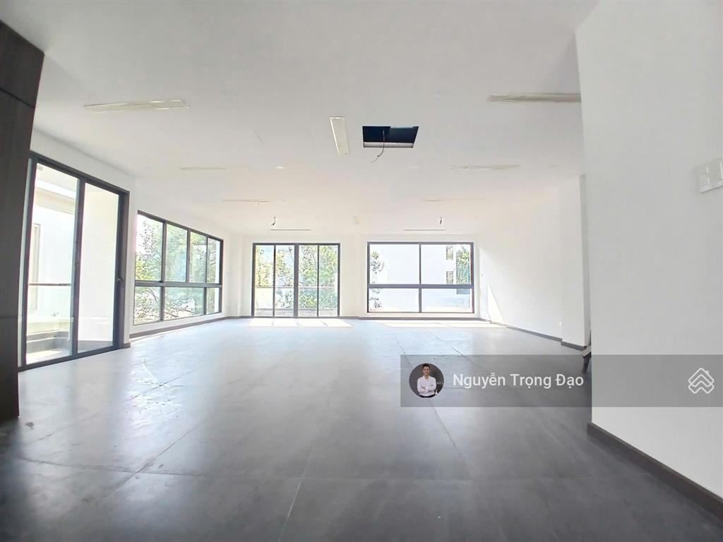 Cho thuê nguyên căn 200m2(10*20m), thạnh mỹ lợi, quận 2, hầm 4 lầu, thang máy, sàn trống suốt, pccc