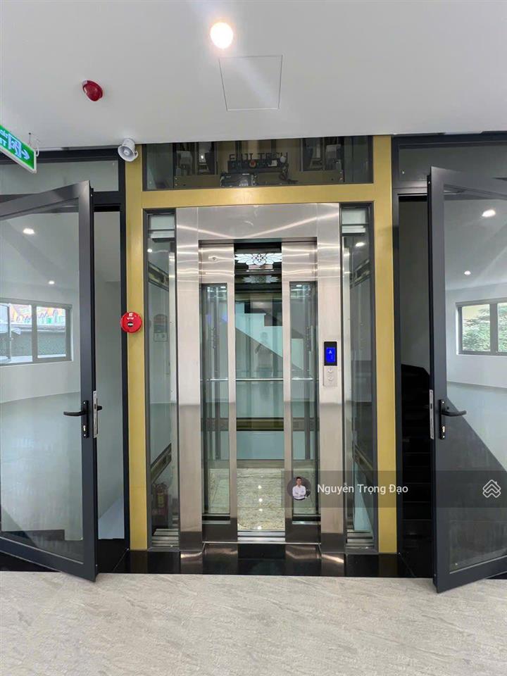 Cho thuê sàn văn phòng 119m2(7*21.5m), thạnh mỹ lợi, quận 2, sàn trống, thang máy, pccc đầy đủ