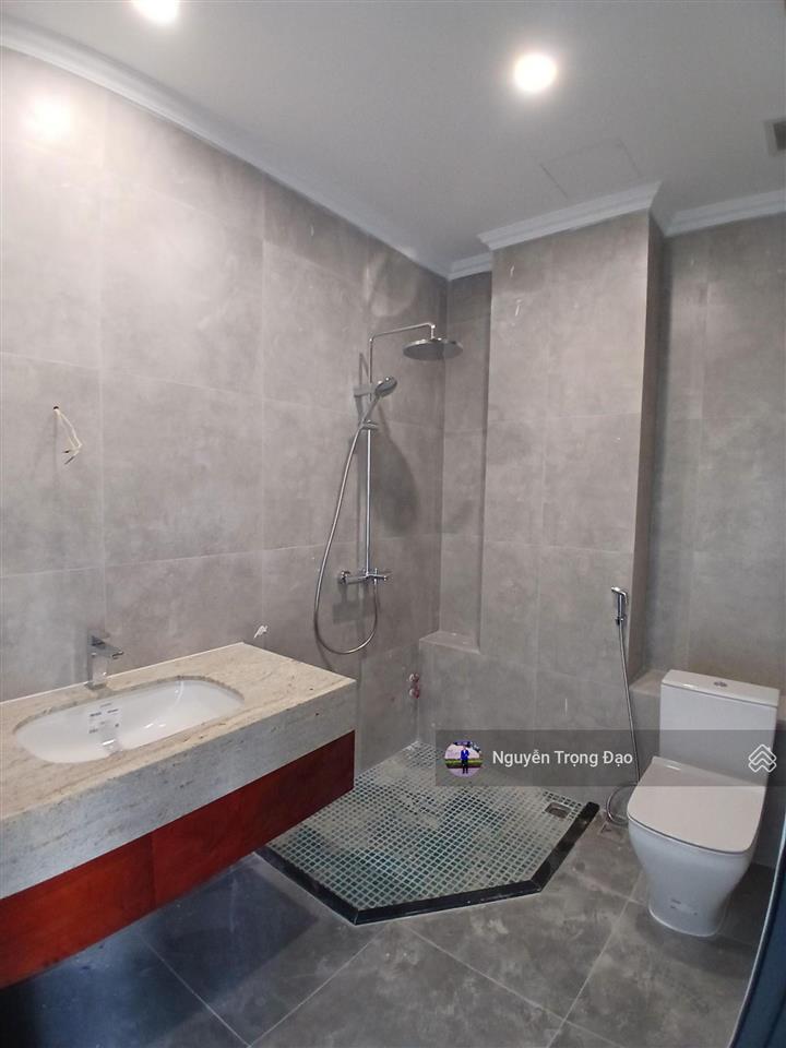 Cho thuê sàn văn phòng 119m2(7*21.5m), thạnh mỹ lợi, quận 2, sàn trống, thang máy, pccc đầy đủ