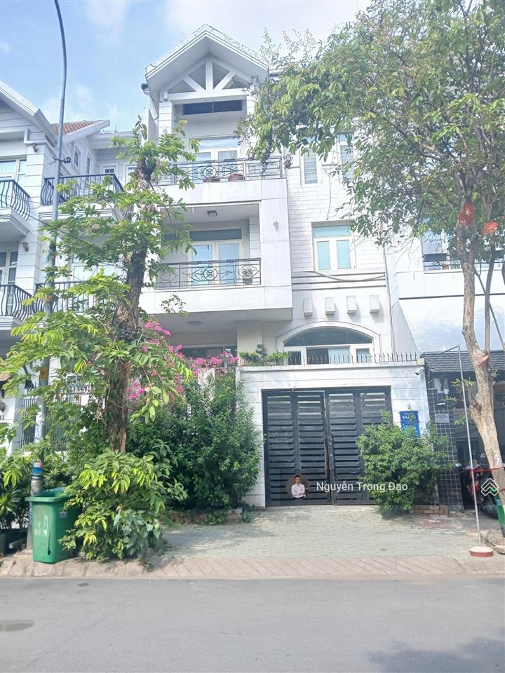 Cho thuê nguyên căn 10*20m, kdc thế kỷ 21, thạnh mỹ lợi, quận 2, hầm 4 lầu, 5pn, view công viên