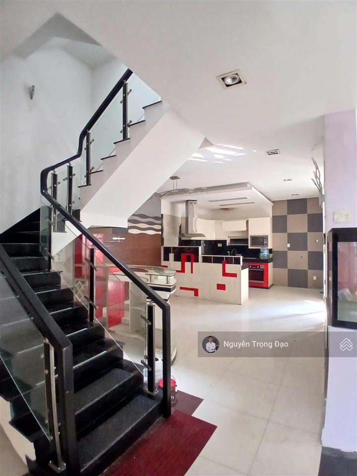Cho thuê nguyên căn 10*20m, kdc thế kỷ 21, thạnh mỹ lợi, quận 2, hầm 4 lầu, 5pn, view công viên