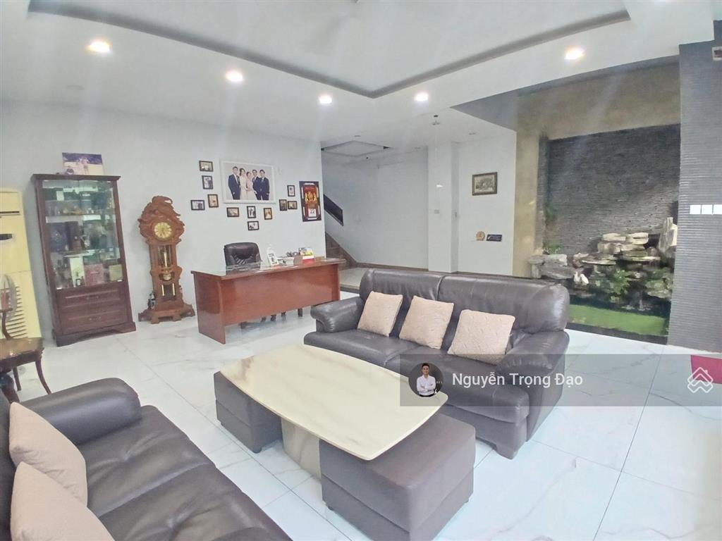 Cho thuê nguyên căn 8*20m, hầm 4 lầu, thạnh mỹ lợi, quận 2, 4 pn, full nội thất, có hồ cá coi