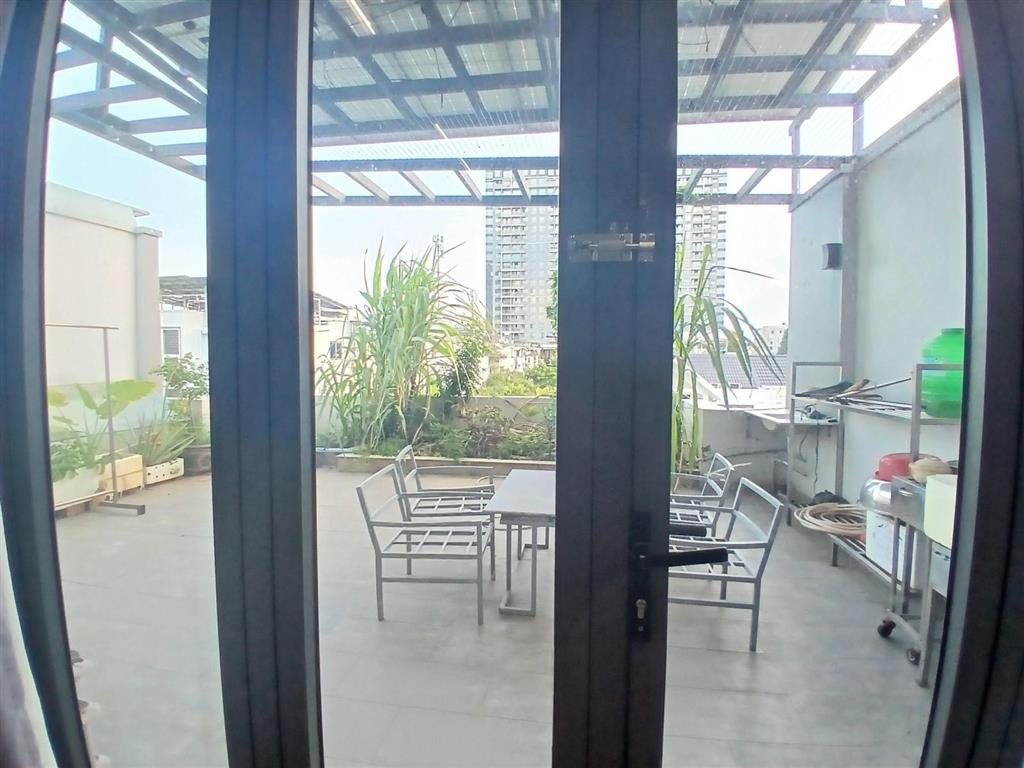 Cho thuê nguyên căn 8*20m, hầm 4 lầu, thạnh mỹ lợi, quận 2, 4 pn, full nội thất, có hồ cá coi