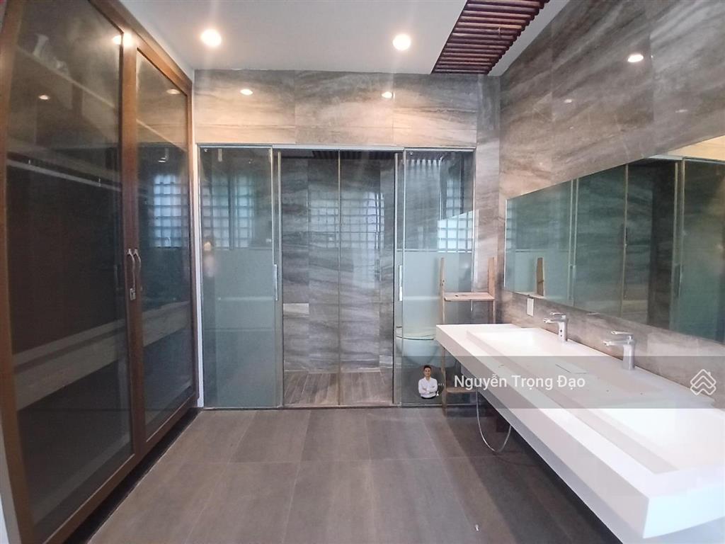 Cho thuê nguyên căn 8*20m, hầm 4 lầu, thạnh mỹ lợi, quận 2, 4 pn, full nội thất, có hồ cá coi