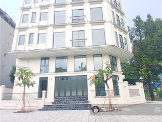 Cho thuê tòa 7 tầng (7.25*20m) đường nguyễn an, thạnh mỹ lợi, quận 2, thang máy, điều hòa âm trần!