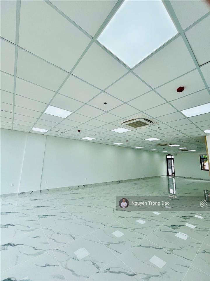 Cho thuê tòa văn phòng tại trương văn bang  đảo kc  950m2/8*20m  hầm 7 lầu  pccc  thang máy
