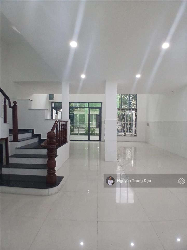 Cho thuê nhà nguyên căn khu thế kỷ 21  thạnh mỹ lợi  quận 2  500m2 sàn/8*20m/trệt 3 lầu
